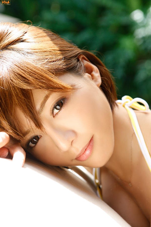 Yumiko Shaku [Bomb.TV] ตุลาคม 2555