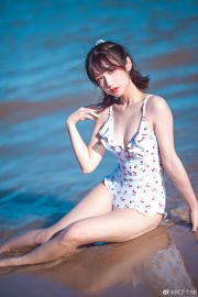 [COS Welfare] Anime blogger got a fifi - summer swimsuit