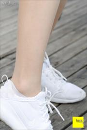 Silk Foot Bento 004 SASA "Silk Foot Sleepwalking in White Sneakers" [IESS Weird Interesting]