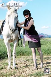 Padrão de perna alta "White Horse Girl Beauty" [LIGUI] Belas pernas e pés de seda