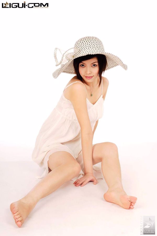Người mẫu Muzi "Nụ cười của Mũ rơm với những góc tròn" [Ligui LiGui] Hình ảnh về Bàn chân Lụa