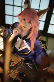 [COS Welfare] Miss Coser, Xing Zhichi - Master 様 "The loyal dog in front of Tamamo is ready to go"