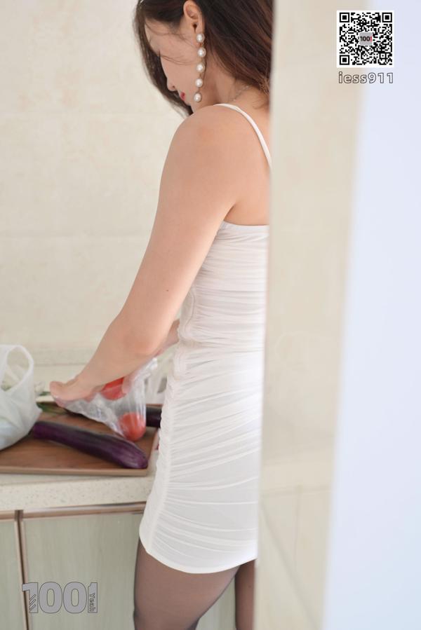 Lucy "Wife in the Kitchen 2" [IESS One Thousand and One Nights] ขาสวยในถุงน่อง
