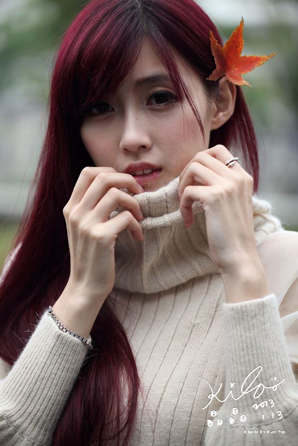 Kila Jingjing / Liao Tingling "Knitwear and Skirt Street Shoot"
